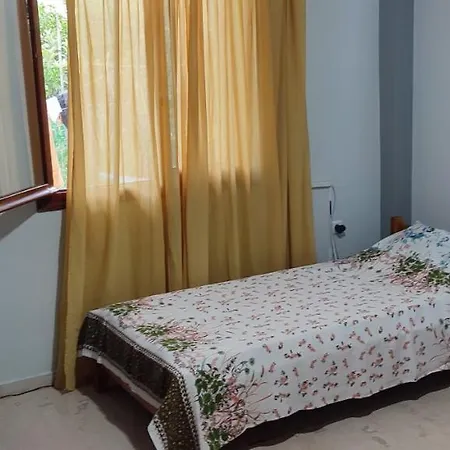 بيت للعطل House On The